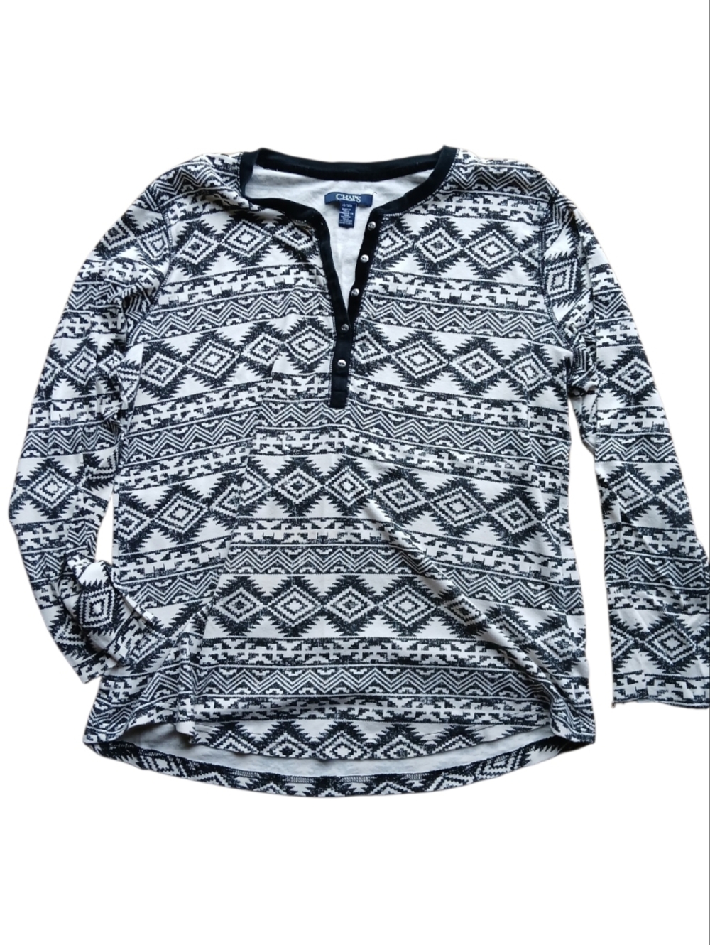 Chaps Size XL Black & White Aztec-Pattern Henley
